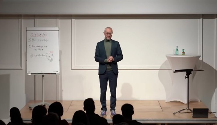Dr. Johannes Hartl